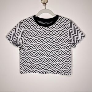 Junior Abstract Black and White Crop Top
